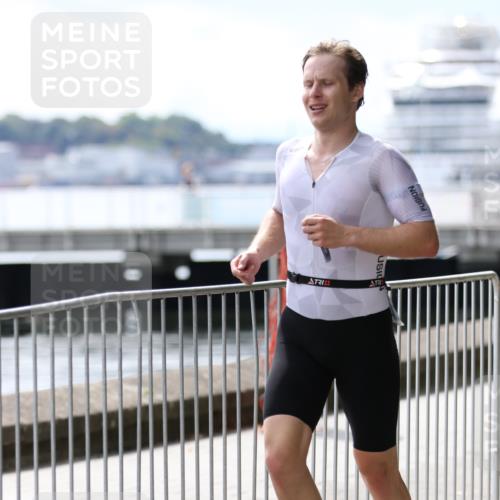 16.08.2026 - KN Förde Triathlon 2026 Antke Förster http://msf.ph/oto/9998498 16.08.2026 13:23:10 Laufen  meine-sportfotos.de