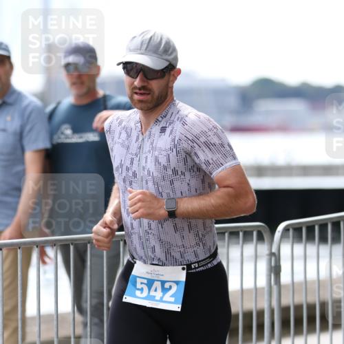16.08.2026 - KN Förde Triathlon 2026 Antke Förster http://msf.ph/oto/9998516 16.08.2026 13:24:56 Laufen  meine-sportfotos.de