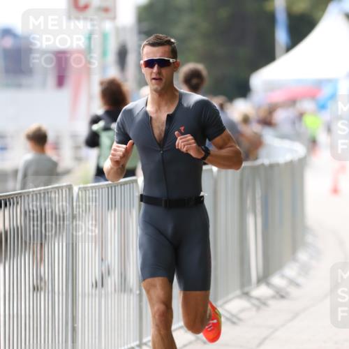 16.08.2026 - KN Förde Triathlon 2026 Antke Förster http://msf.ph/oto/9998565 16.08.2026 13:26:43 Laufen  meine-sportfotos.de
