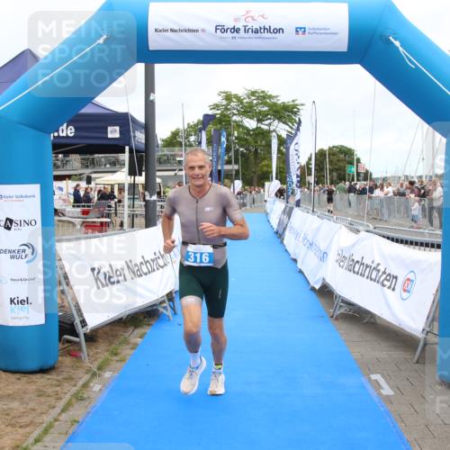 16.08.2026 - KN Förde Triathlon 2026 Markus Tischler http://msf.ph/oto/9999598 16.08.2026 12:13:41 Ziel 316, 316 meine-sportfotos.de