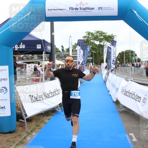 16.08.2026 - KN Förde Triathlon 2026 Markus Tischler http://msf.ph/oto/9999897 16.08.2026 12:15:26 Ziel 327, 352, 327, 352 meine-sportfotos.de