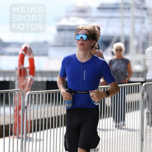 16.08.2026 - KN Förde Triathlon 2026 Antke Förster http://msf.ph/oto/9999936 16.08.2026 13:57:24 Laufen  meine-sportfotos.de