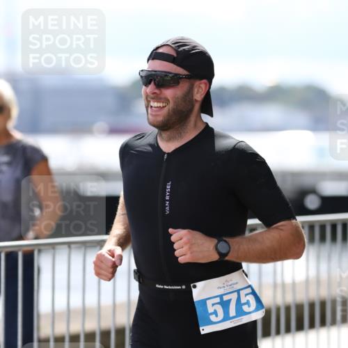 16.08.2026 - KN Förde Triathlon 2026 Antke Förster http://msf.ph/oto/9999950 16.08.2026 13:57:37 Laufen  meine-sportfotos.de